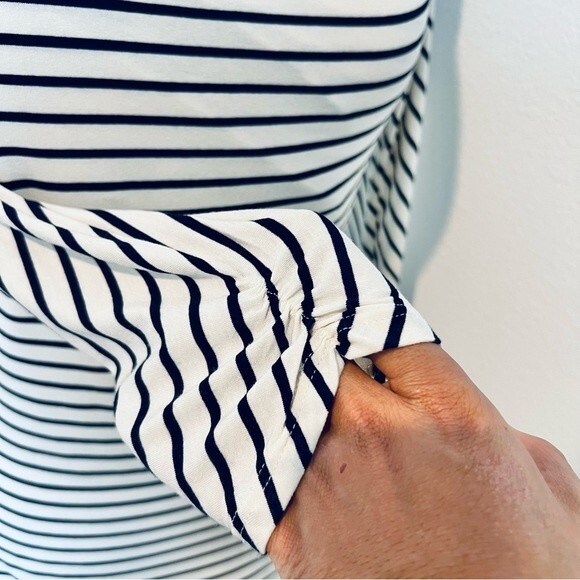 Vince Camuto Striped Cold Shoulder Top Women's Sz Medium Long Sleeve Knot Detail - Picture 6 of 10